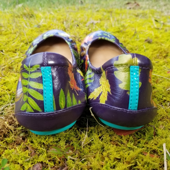 "All Fall" Tieks Size 7 (Taking Comissions) - Picture 2 of 14
